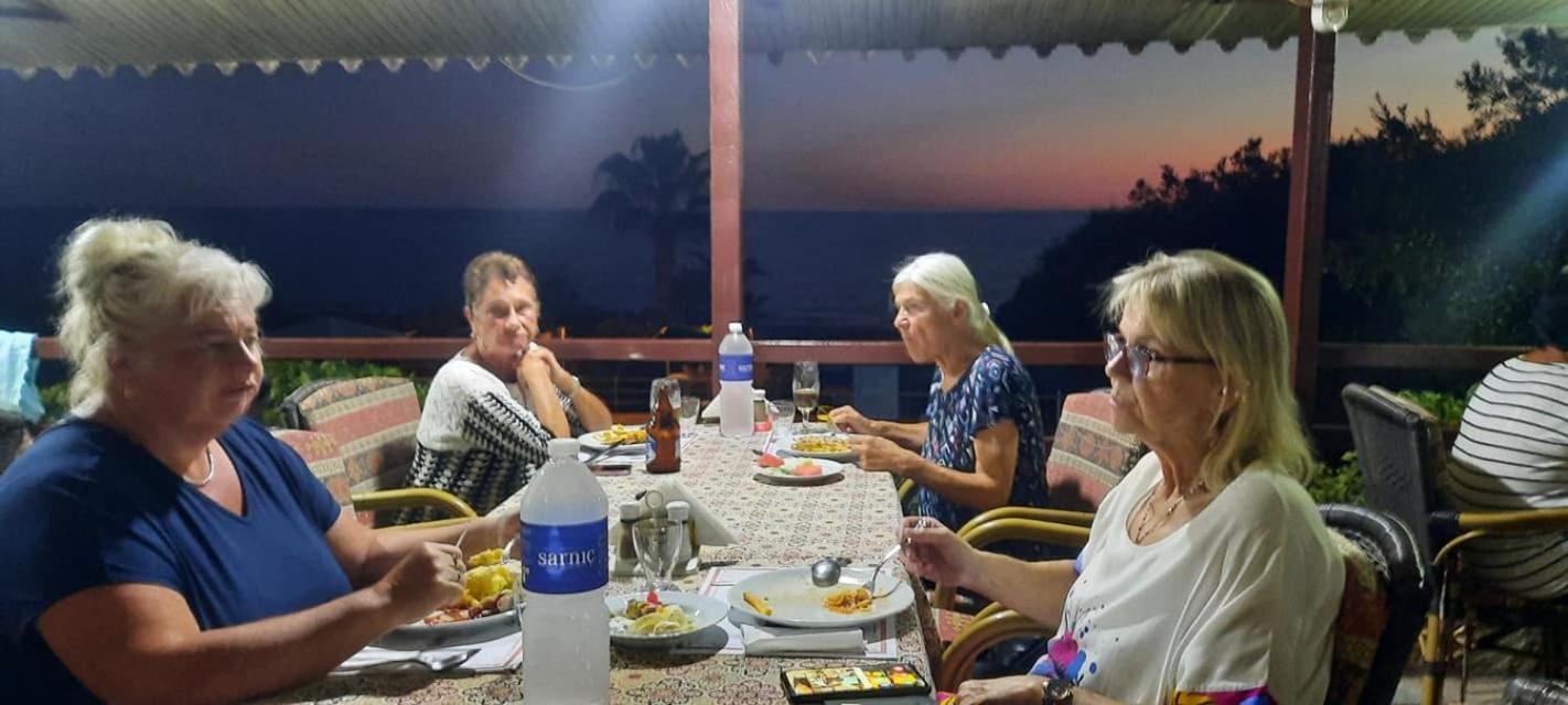 Hotel Schoenberg Kızılot Extérieur photo